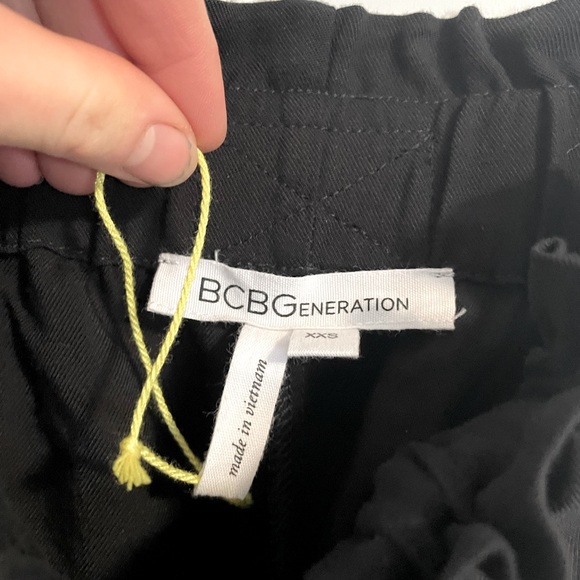 BCBG - Paper bag tie short - Picture 3 of 7